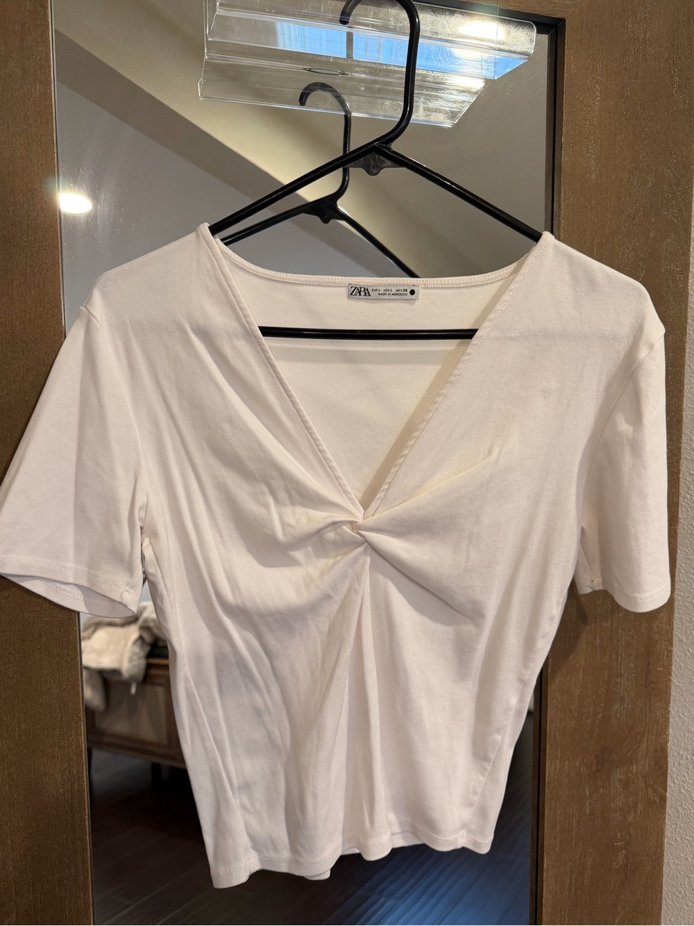 Zara White Twist-Knot V-Neck Short Sleeve Top
